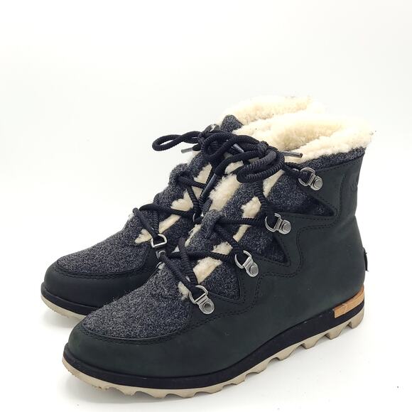 Sorel Sneakchic Alpine Winter Snow Boots LL5334-010 Black Grey women's size 7 - Picture 1 of 9